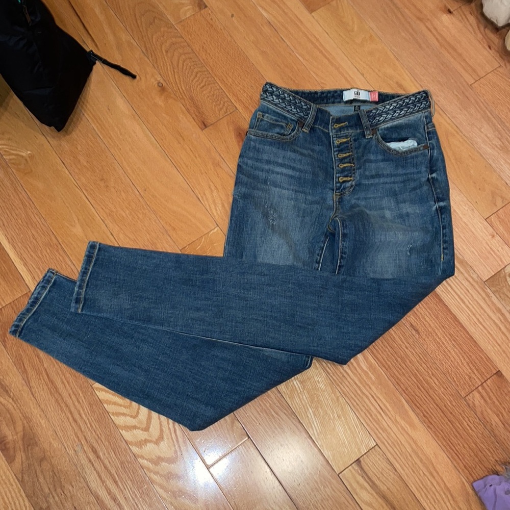 Cabi Button Fly Skinny jeans  - style 5694 (Spring 2020) - Picture 3 of 7
